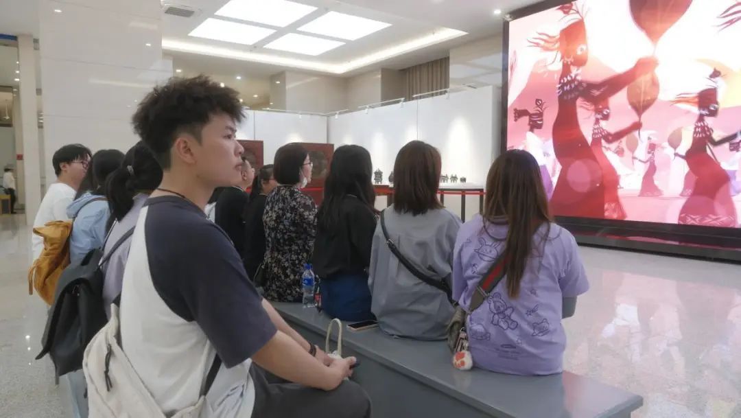 云南经济管理学院马克思主义学院党总支组织思政课师生赴云南省博物馆、云南省文学艺术馆现场教学活动 第 5 张