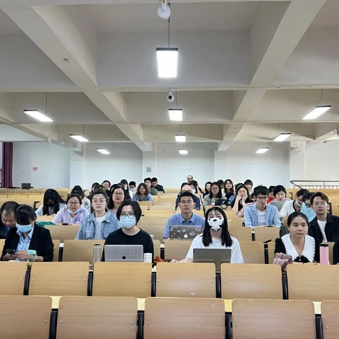 《爱国的力量—西南联大教育救国的光荣历史》 第 4 张