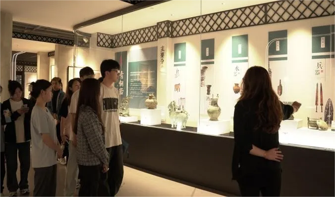 “艺术+”社区开展翰文天缘艺术馆参观活动 第 2 张 “艺术+”社区开展翰文天缘艺术馆参观活动 第 2 张