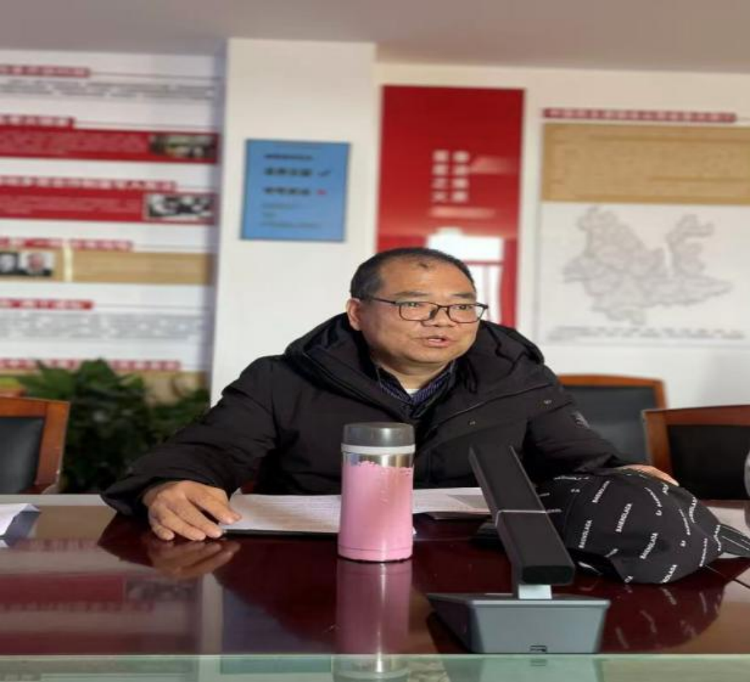 深学细悟凝共识 知行合一育新人——我院召开学习贯彻党的二十届四中全会精神座谈会 第 2 张