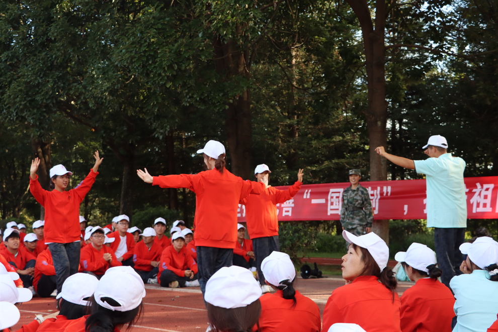 训练场上练硬功，才艺时光添温情 第 11 张