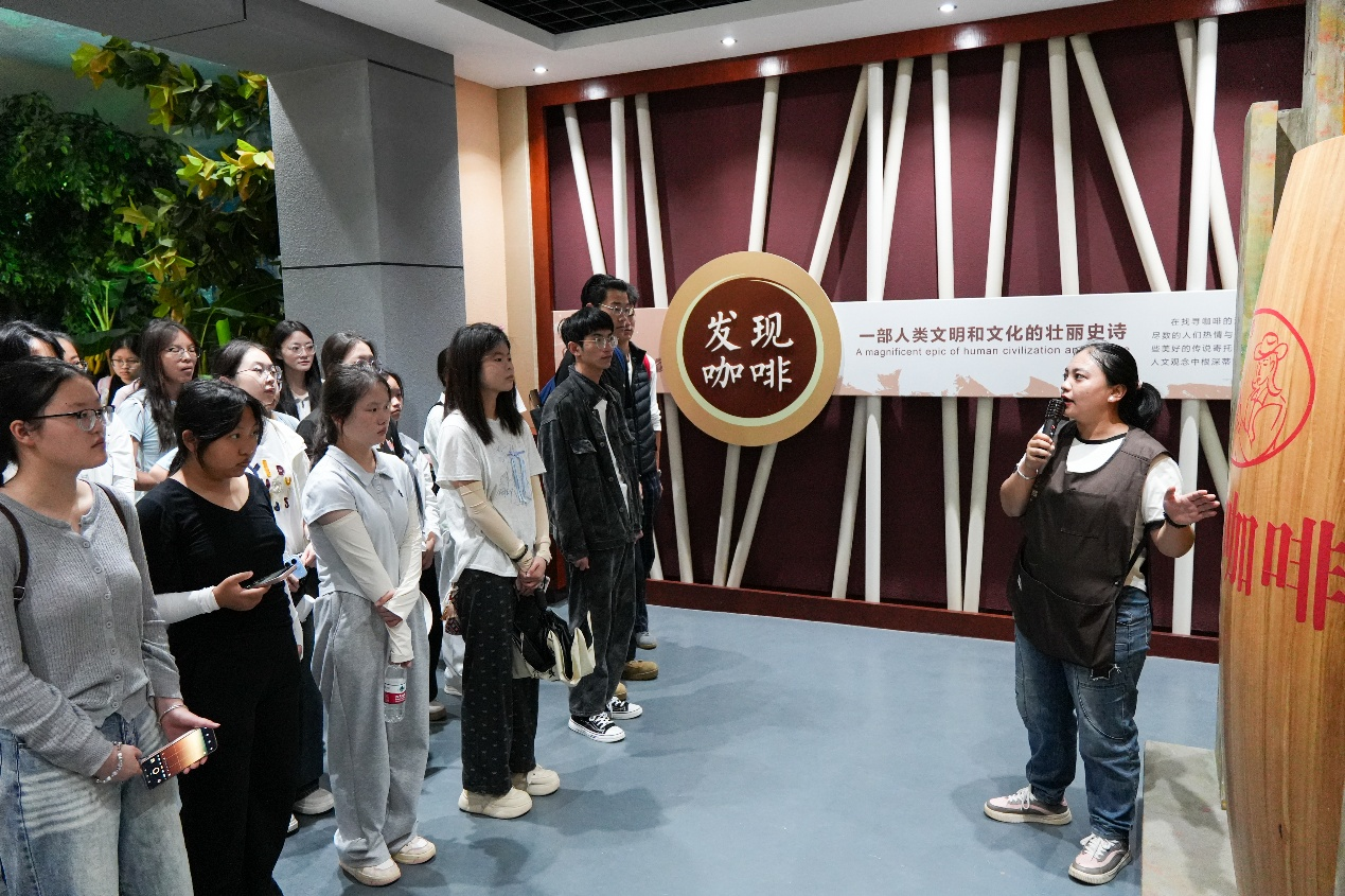 行走实景思政课堂 笃行边疆团结研学——我校赴宁洱开展行走的思政课研学实践 第 5 张